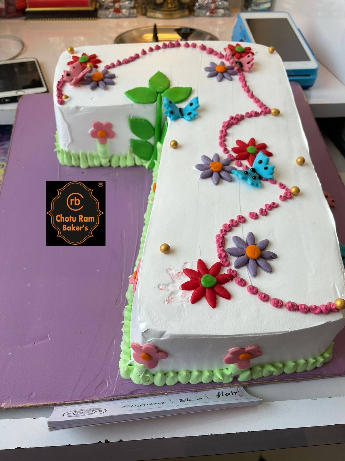 Number Seven Shaped Birthday Cake Stock Illustration - Illustration of  decoration, happiness: 16000316